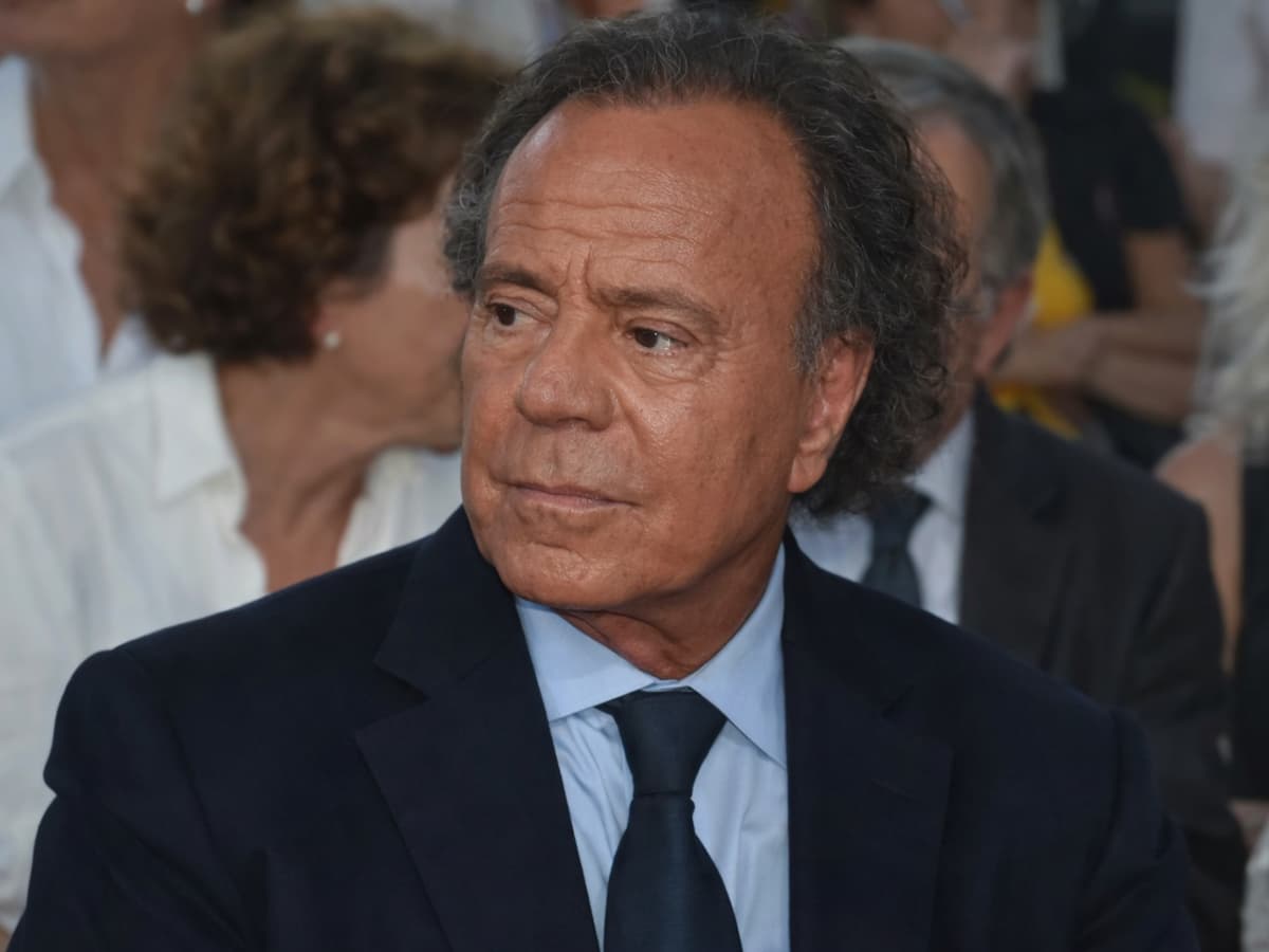 Julio Iglesias, bajo investigación por presunta agresión sexual en España